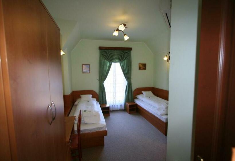 اتاق استاندارد, Penzión Zlatý Jeleň