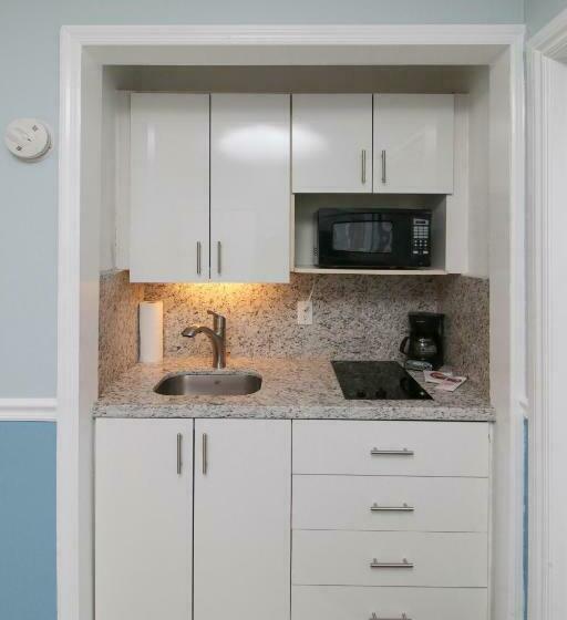 Студия Стандарт, The Dolphin Hollywood