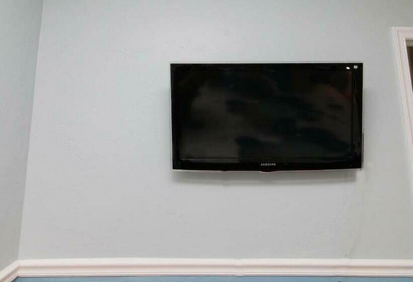 Студия Стандарт, The Dolphin Hollywood