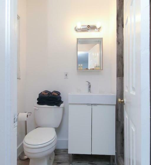 Студия Стандарт, The Dolphin Hollywood