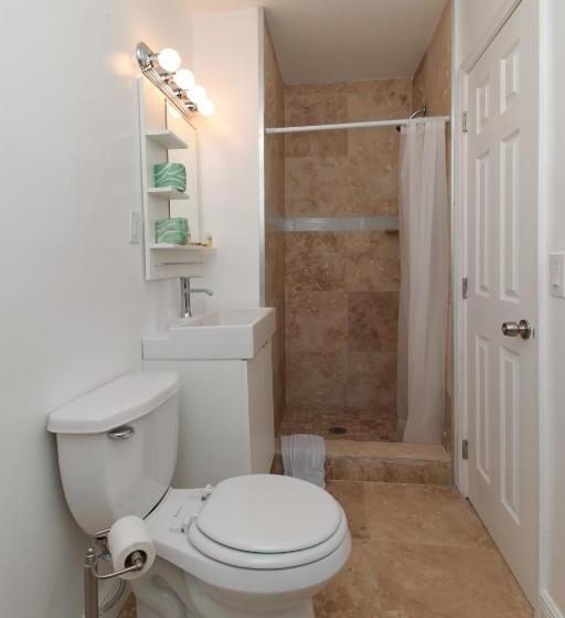 Студия Стандарт, The Dolphin Hollywood