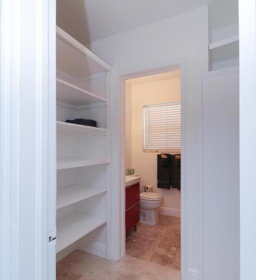 Студия Стандарт Двуспальная Кровать, The Dolphin Hollywood