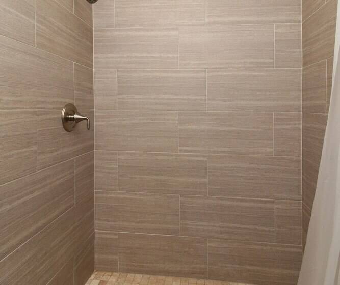 Студия Стандарт, The Dolphin Hollywood