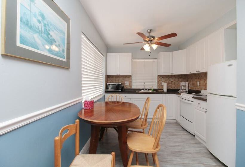 Студия Стандарт, The Dolphin Hollywood