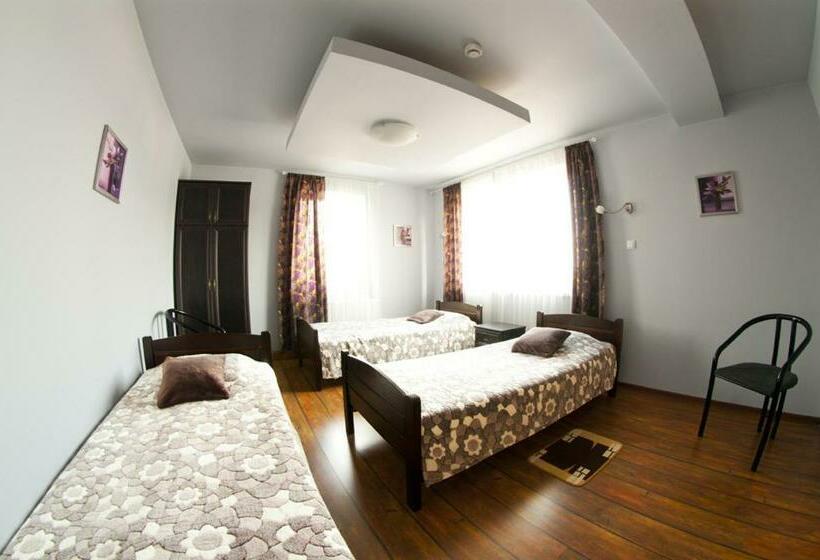 غرفة قياسية ثلاثية, Zajazd Wrocławski