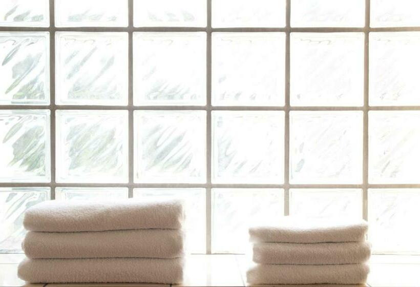 غرفة قياسية ثلاثية, Zajazd Wrocławski