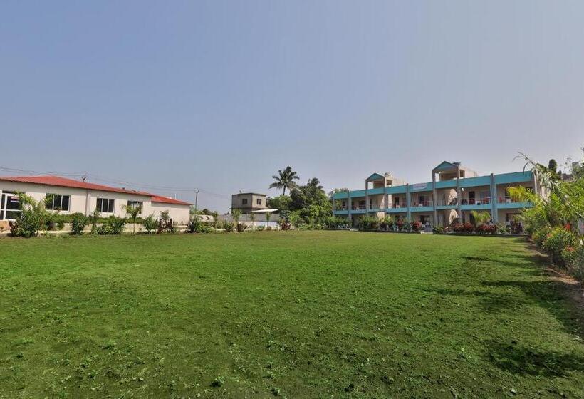 غرفة قياسية مزوَّدة بشُرفة, Aaranya Gir Resort