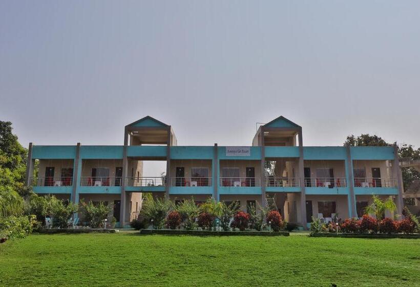 غرفة قياسية مزوَّدة بشُرفة, Aaranya Gir Resort