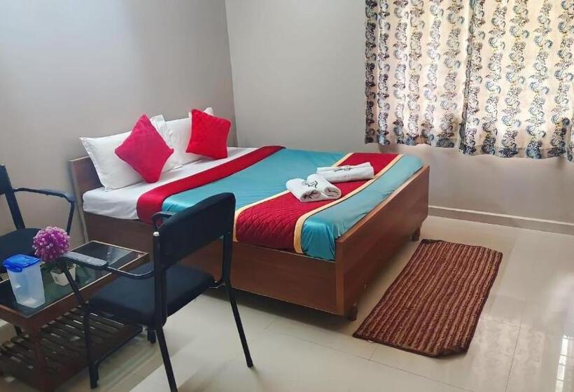 デラックスルーム, Aaranya Inn Ooty
