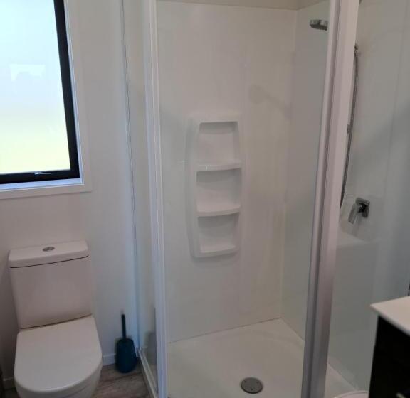 استودیوی استاندارد, 3 Mile Bnb