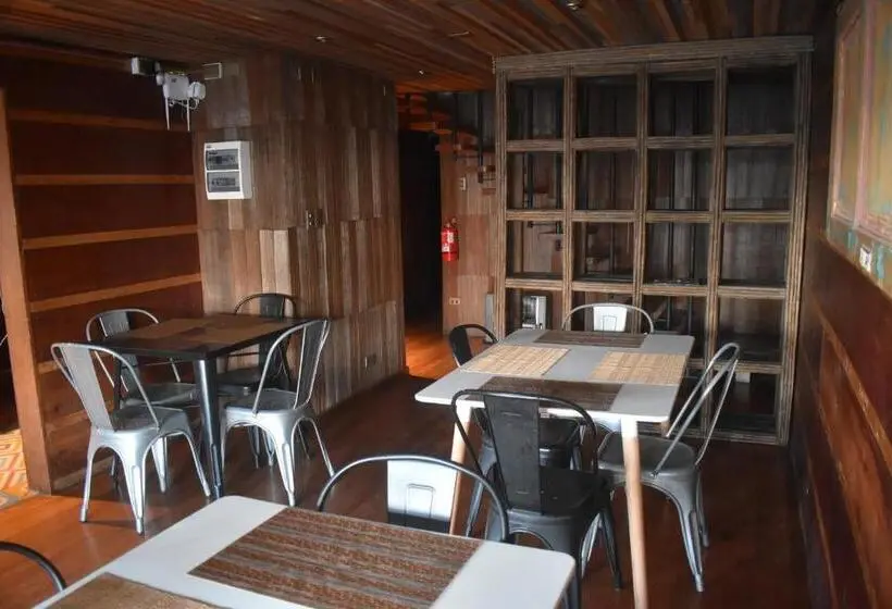 Standard Kolmen Hengen Huone Jaettu kylpyhuone, Estación Hostel