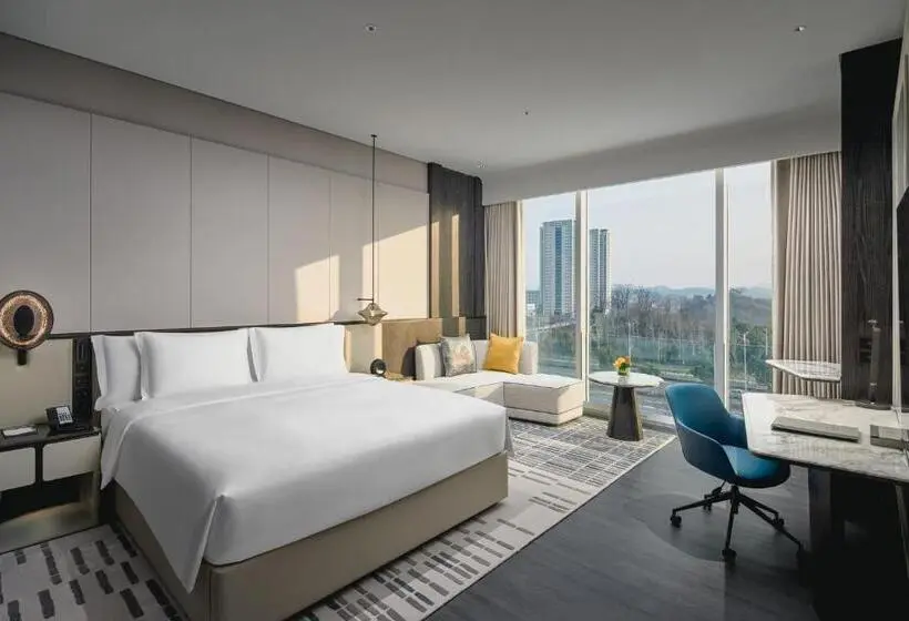 キングサイズベッドのスタンダードルーム, Crowne Plaza Ezhou, An Ihg