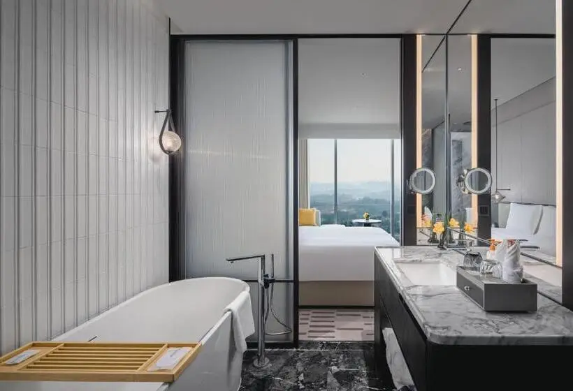 キングサイズベッドのスタンダードルーム, Crowne Plaza Ezhou, An Ihg
