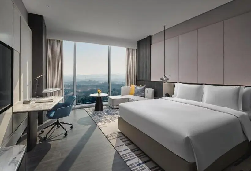 キングサイズベッドのスタンダードルーム, Crowne Plaza Ezhou, An Ihg
