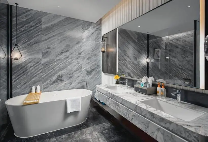キングサイズベッドのスイートルーム, Crowne Plaza Ezhou, An Ihg
