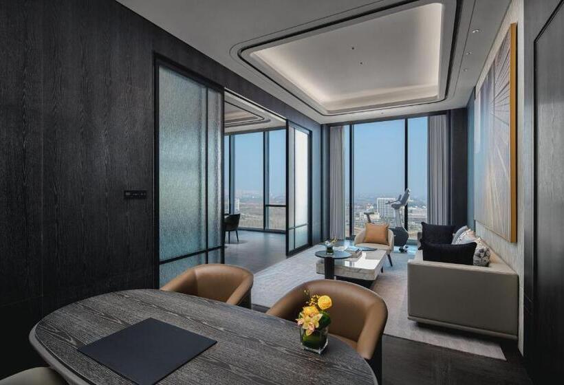 סוויטה, Crowne Plaza Ezhou, An Ihg