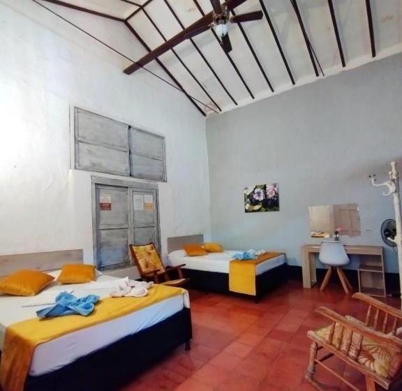 스탠다드 룸 더블 침대 2개, La Antigua