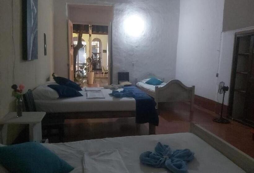 Семейный Номер Совместный Санузел, La Antigua