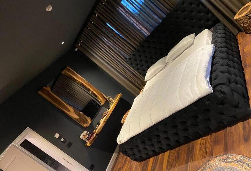 غرفة قياسية مزوَّدة بشُرفة, La Montagna