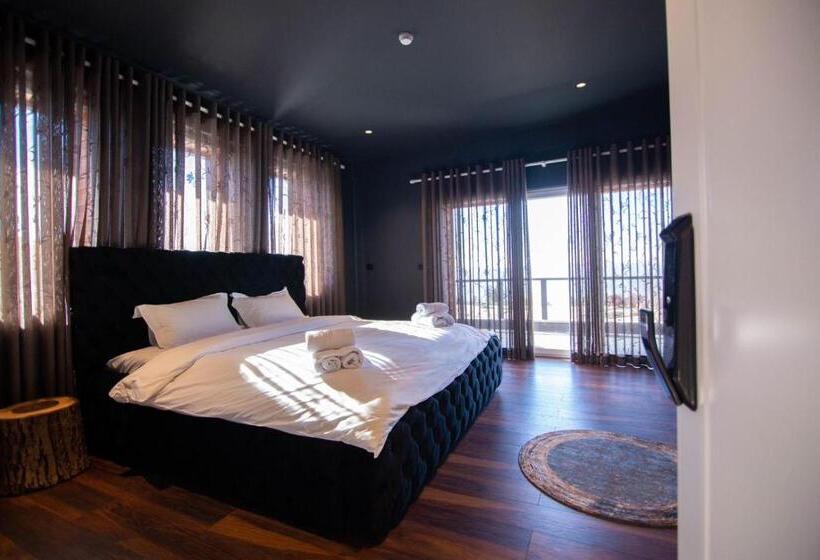 غرفة قياسية مزوَّدة بشُرفة, La Montagna