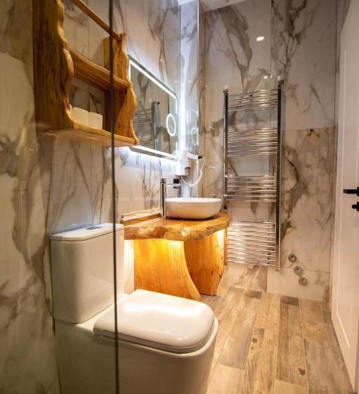 غرفة قياسية مزوَّدة بشُرفة, La Montagna