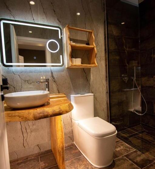 غرفة عائلية مطلّة علي الجبل, La Montagna