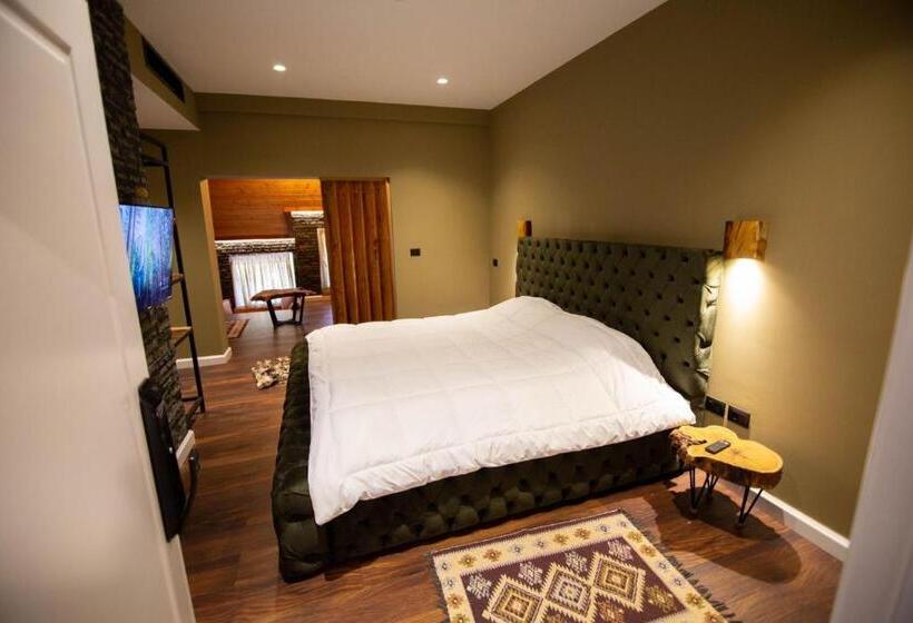 غرفة عائلية مطلّة علي الجبل, La Montagna