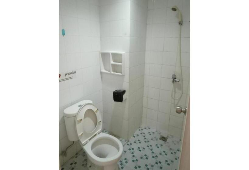 スタンダードルーム, Oyo 93383 Wisma Kencana Puteri