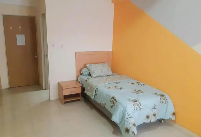 Standard Yhden Hengen Huone, Oyo 93383 Wisma Kencana Puteri
