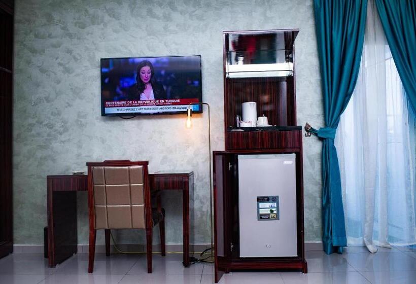 سوییت جونیور, Sana