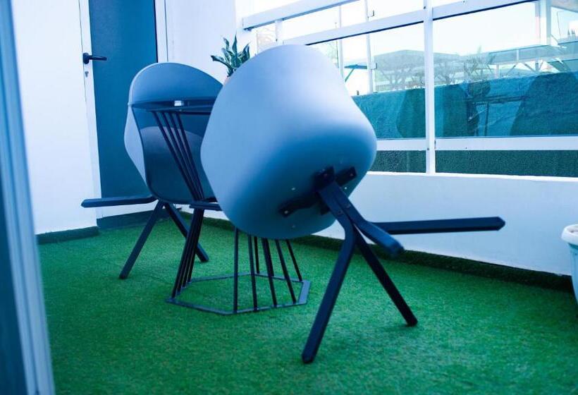 سوییت اجرایی, Sana