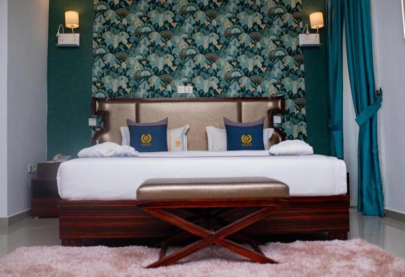 اتاق لوکس, Sana