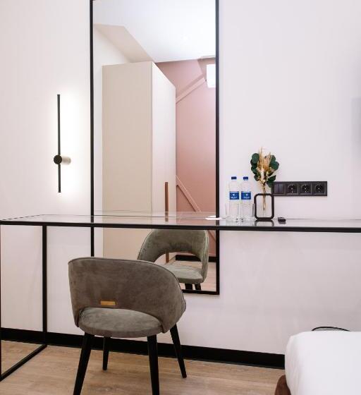 اتاق استاندارد, Select