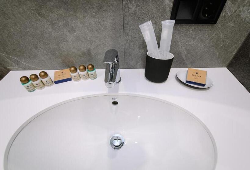 اتاق راحتی سه تخته, Select