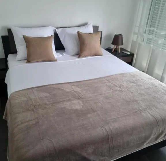 اتاق استاندارد, Apartmani Sutomore Tri Palme