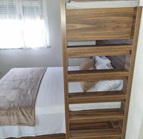 اتاق استاندارد با بالکن, Apartmani Sutomore Tri Palme