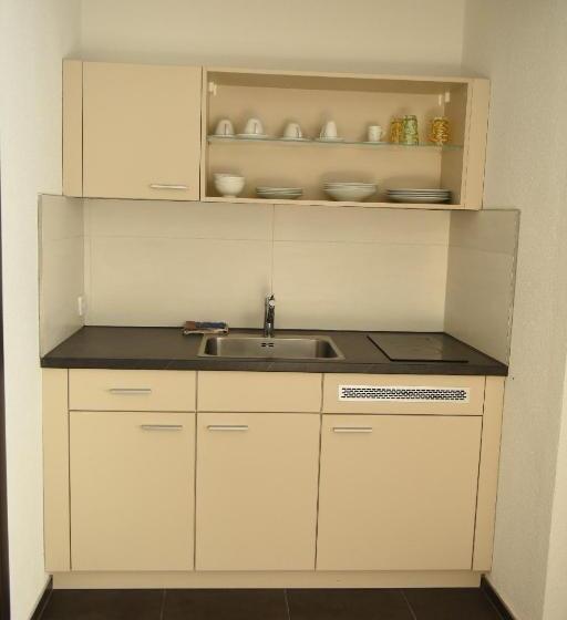 اتاق استاندارد با بالکن, Apartmani Sutomore Tri Palme