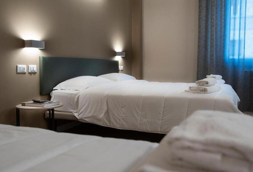 コンフォートトリプルルーム, Astoria Comfort Rooms