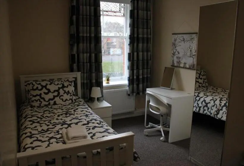 Standard Yhden Hengen Huone, Station Rooms