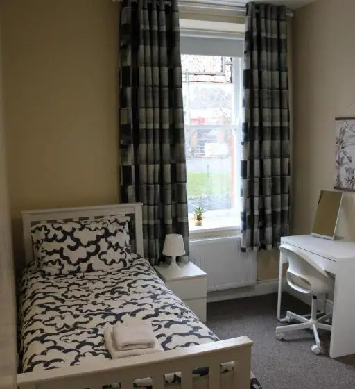 Standard Yhden Hengen Huone, Station Rooms