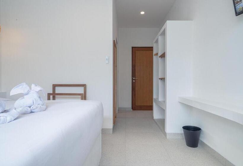 חדר סטודיו סטנדרד, The Simore