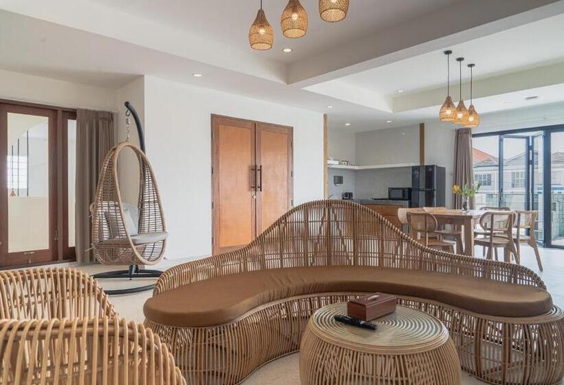 דירת חדר, The Simore