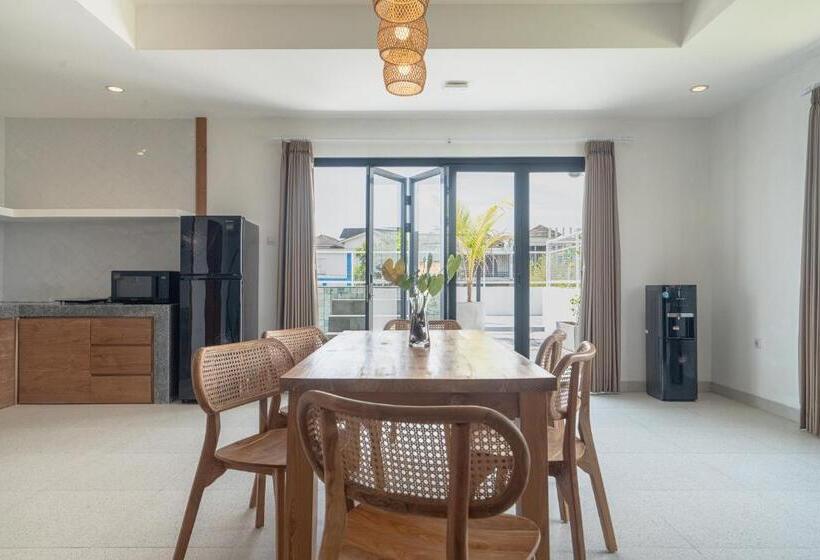 דירת חדר, The Simore