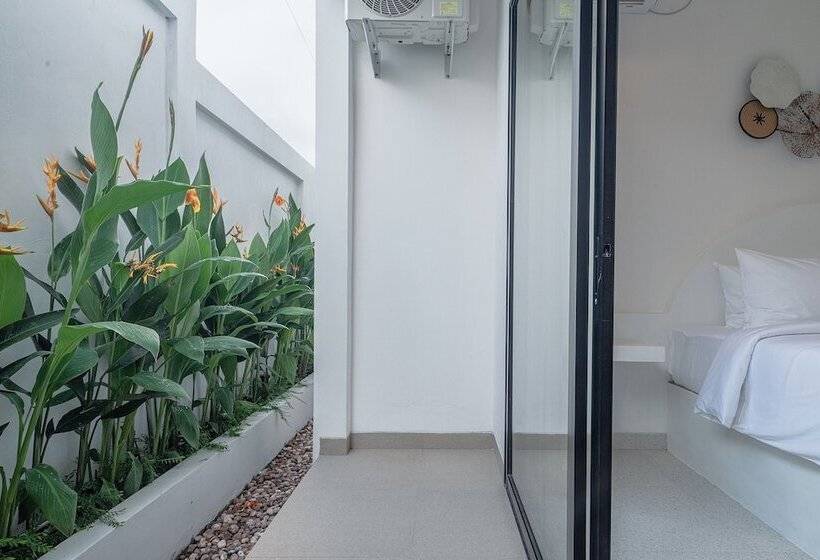 חדר סטודיו סטנדרד, The Simore