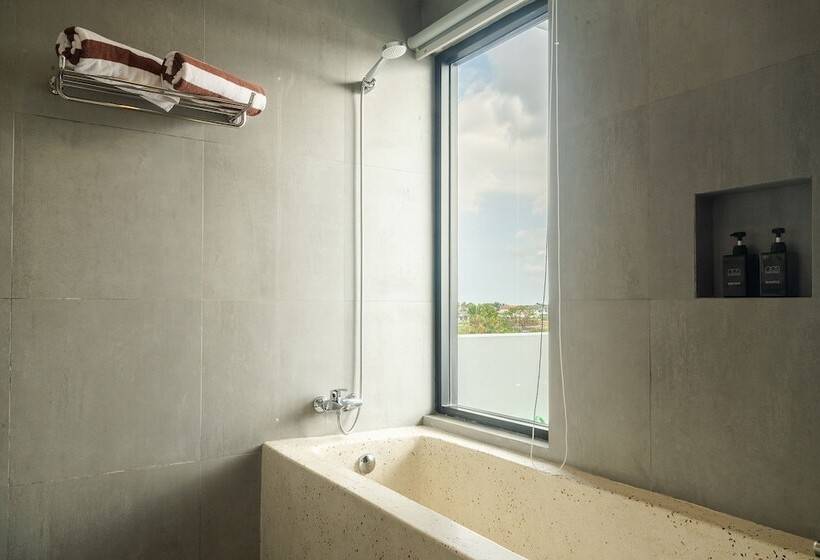 סוויטה, The Simore