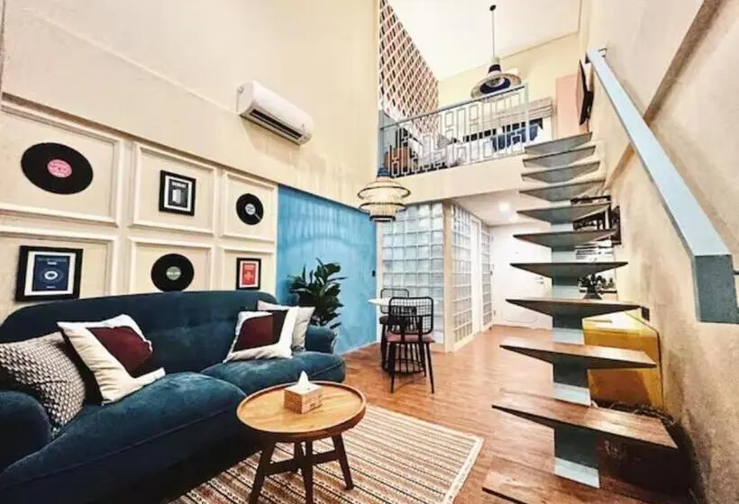 ファミリーステューディオ, Tarate Loft Studio Ubud