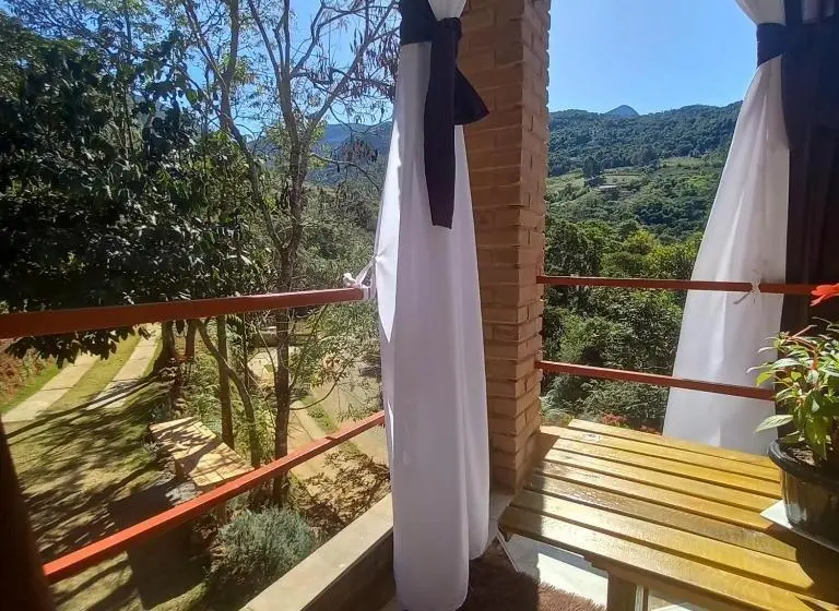 スタンダードスタジオ, Pousada Rancho Das Flores