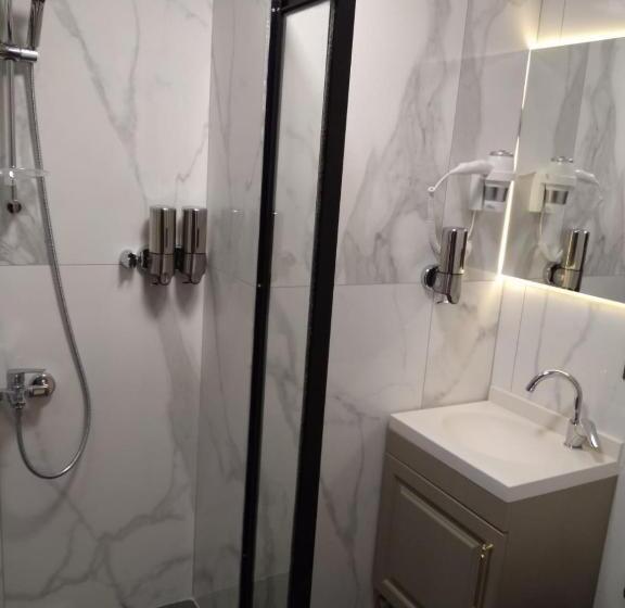 スタンダードトリプルルーム, Eyüp Sultan Palace