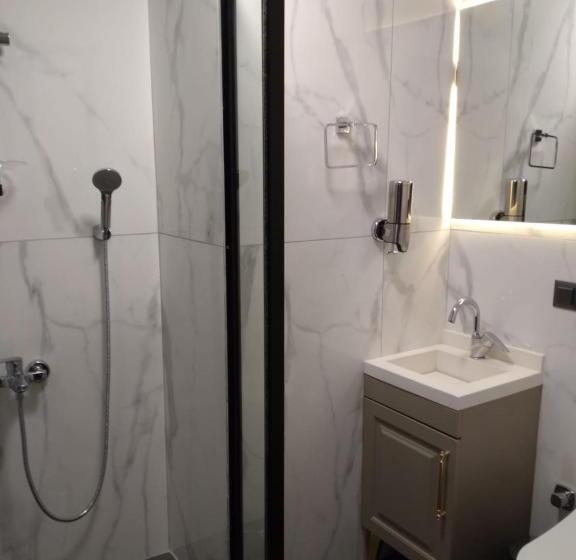 スタンダードトリプルルーム, Eyüp Sultan Palace