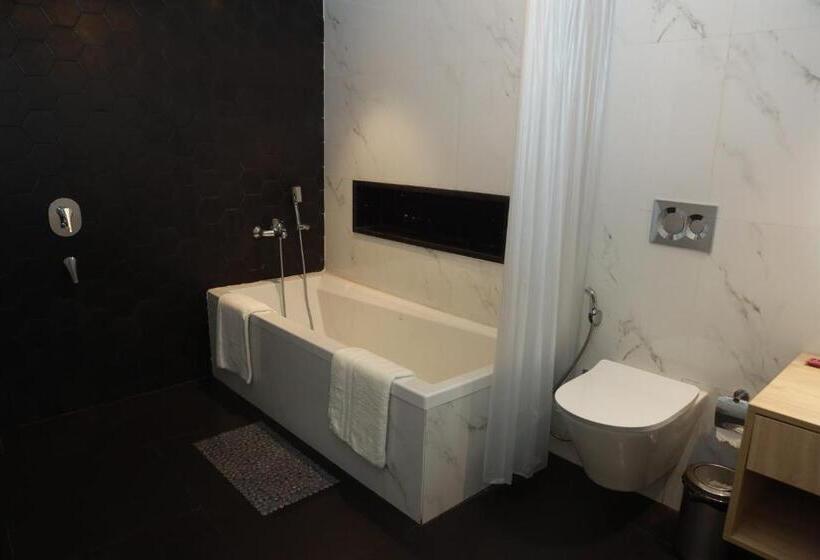 סוויטה, Gracias Cafe & Resort